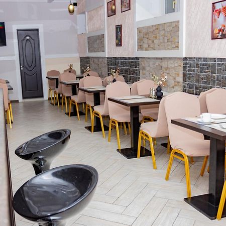 Lolo Hotel 基希讷乌 外观 照片