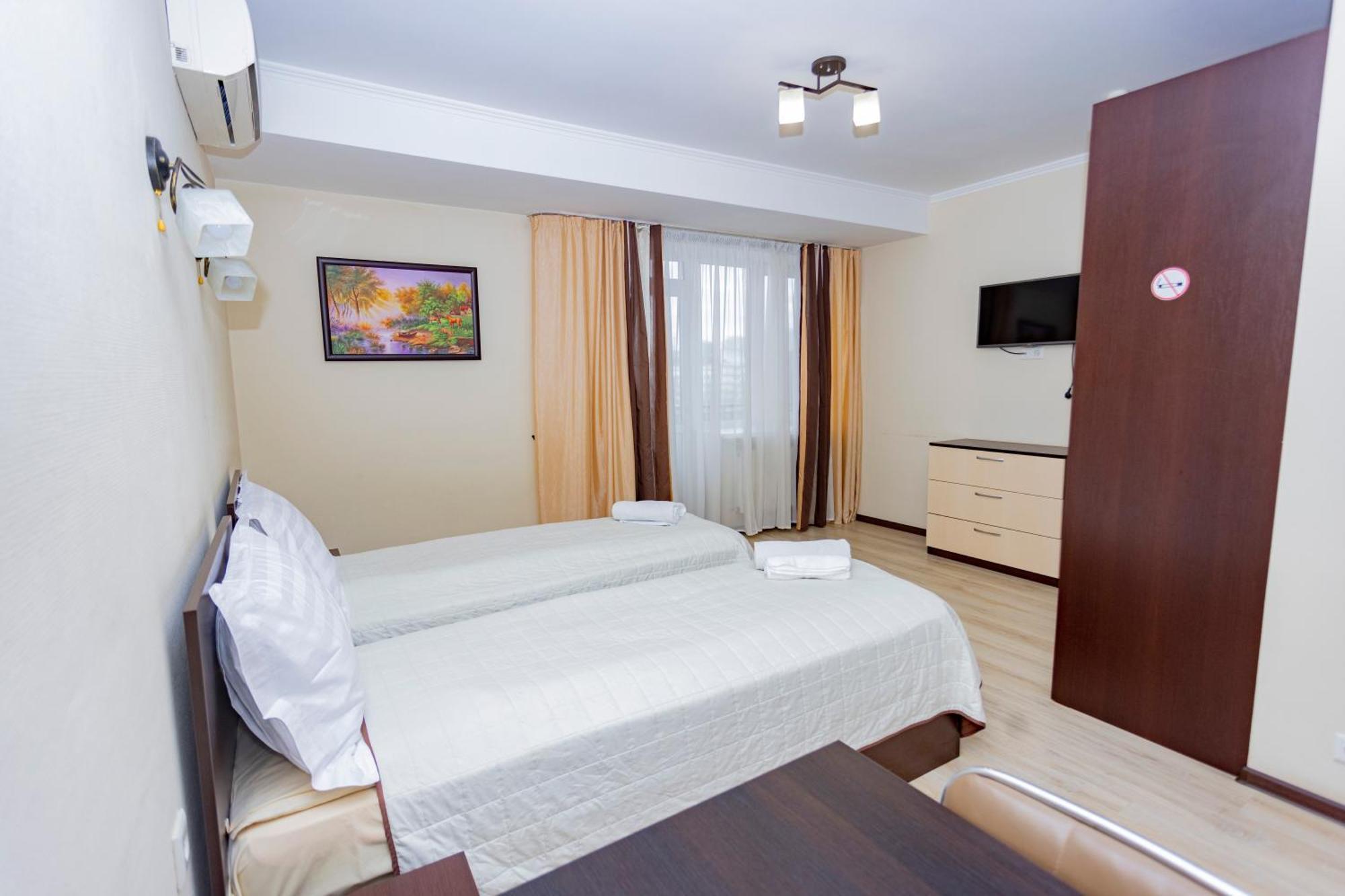 Lolo Hotel 基希讷乌 外观 照片